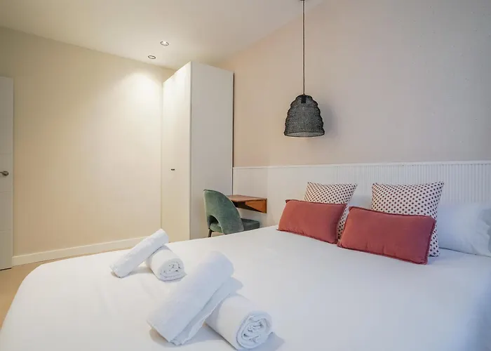 Modern Apartment-2Bedrooms 1Bath-Cuatro Caminos